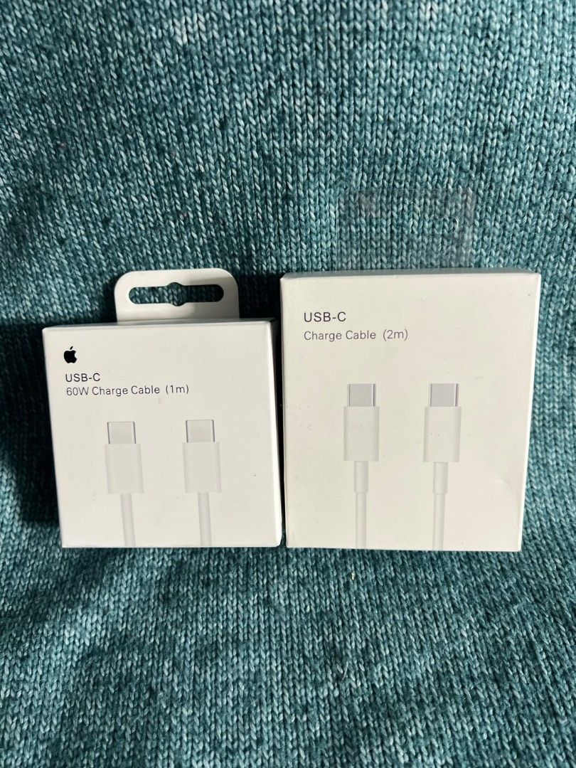 USB C TO C CABLE 1M/2M MCBOOK (Category: Batteries & Power Banks) located in Manila. Submitted by itsashy (Listing ID 1460756949, Image 1). Description: 2M 400 COD LALAMOVE MEET UP J&T.