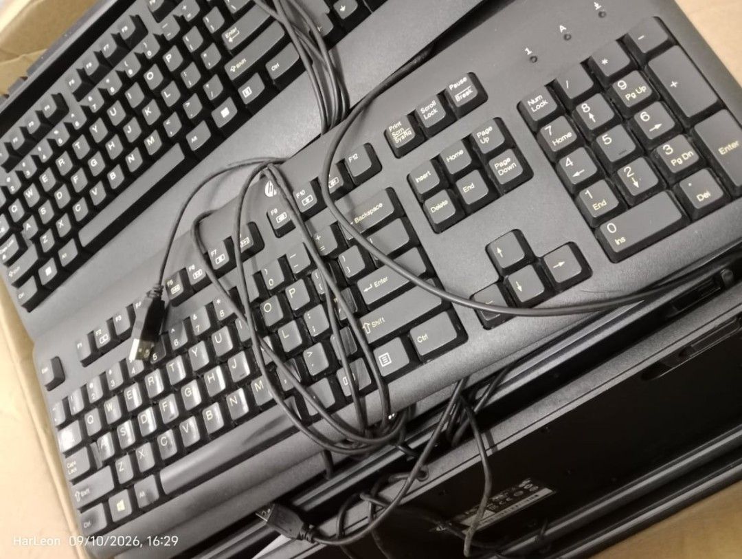 USB Keyboards 50pcs. (Category: Computer Keyboard) located in Makati City. Submitted by aremg.2021 (Listing ID 1460876254, Image 2). Description: -50pcs -used (note: Hindi po kami makakapag test if working yong item) - Iba-iba brand po ang keyboards - USB Keyboard -Location: Cupang, Muntinlupa City -Via Lalamove Delivery or Pick up niyo po mismo sa location -Shipping fee will be shouldered by the customer.