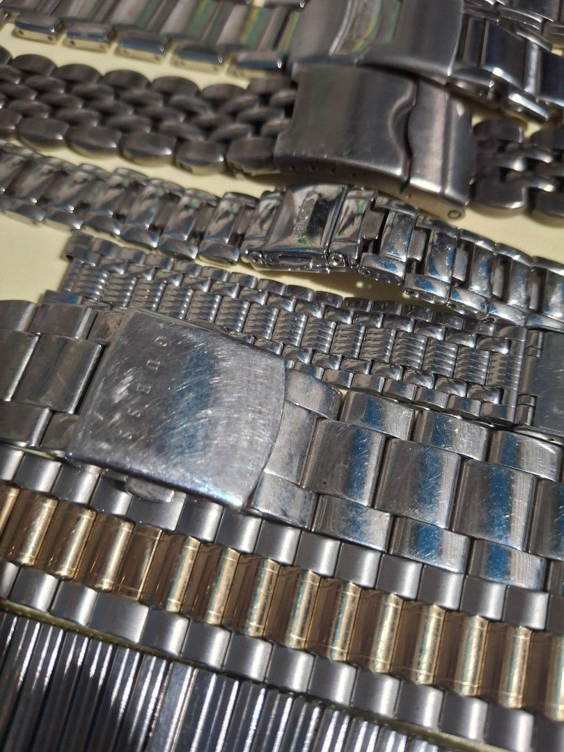Used watch straps from different brands (Category: Luxury Watches) located in Rizal. Submitted by emskititay (Listing ID 1460817450, Image 3). Description: used watch straps from various watches.