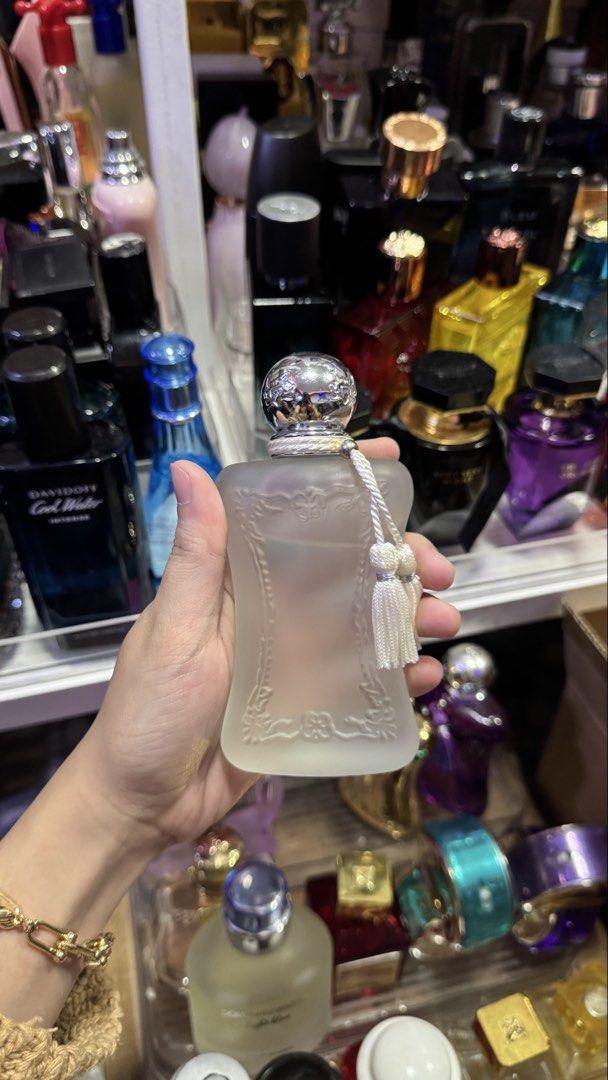 Valaya Exclusif 75ml (Category: Fragrance & Deodorants) located in Manila. Submitted by r.nicole565 (Listing ID 1460795656, Image 2). Description: -U.S Tester Quality -Brand New with Box -Long Lasting Fragrance (We have Premium Quality Too).