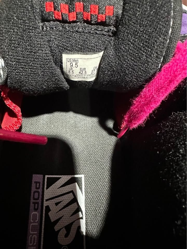 Vans Half Cab Black and Purple (Category: Sneakers) located in Maria Aurora. Submitted by otherstuff_ (Listing ID 1460836835, Image 3). Description: Size: us 9.5 eur 42.5 new condition DM!.