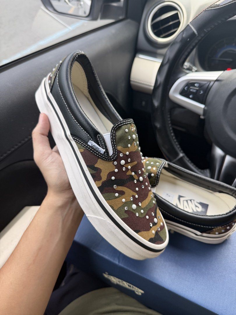 Vans lx classic Slip On “Pearlized camo” (Category: Sneakers) located in Paranaque City. Submitted by jidagreat (Listing ID 1460919129, Image 1). Description: Vans Premium LX Classic Slip-On 98 “Pearlized Camo” FOR PRE ORDER✈️ Size: 36-46 1-2 weeks arrival Complete with box .