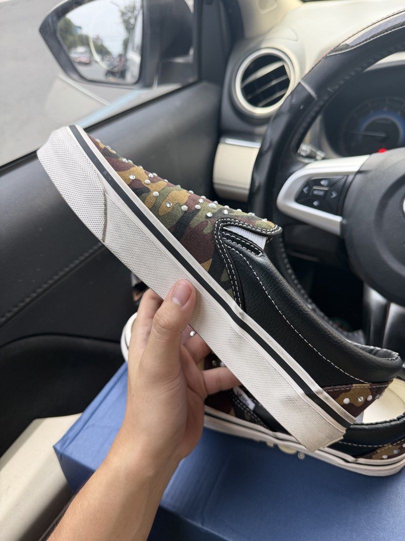 Vans lx classic Slip On “Pearlized camo” (Category: Sneakers) located in Paranaque City. Submitted by jidagreat (Listing ID 1460919129, Image 3). Description: Vans Premium LX Classic Slip-On 98 “Pearlized Camo” FOR PRE ORDER✈️ Size: 36-46 1-2 weeks arrival Complete with box .