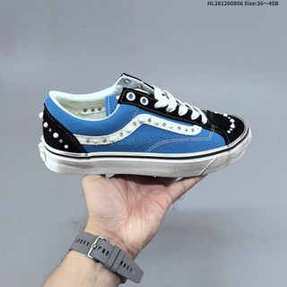 (Category: ) located in . Submitted by pickplanet_sneaker_shirt (Listing ID 1460858029, Image 1). Description: .
