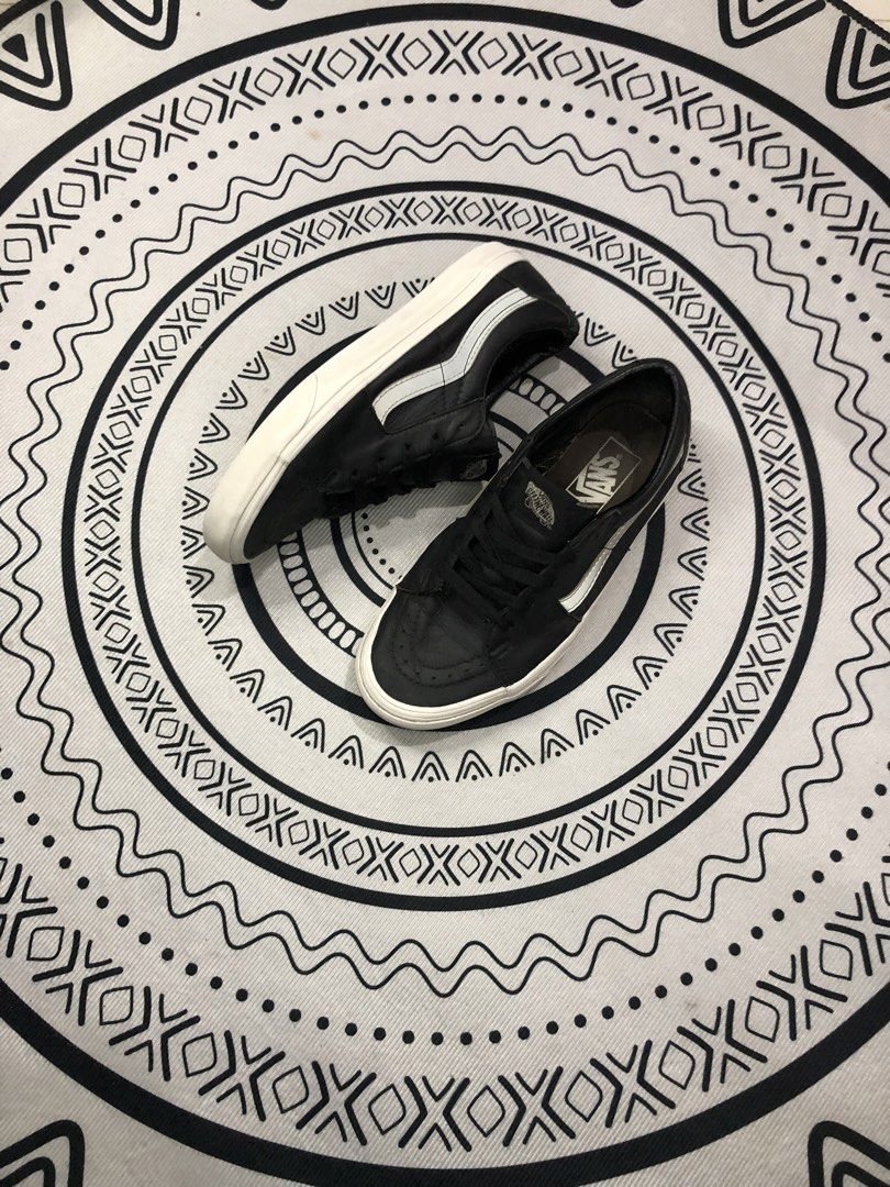Vans Sk8-Low Leather 🔥 (Category: Sneakers) located in Quezon City. Submitted by sjts22 (Listing ID 1460906543, Image 2). Description: •Good condition •Slightly sign of usage .