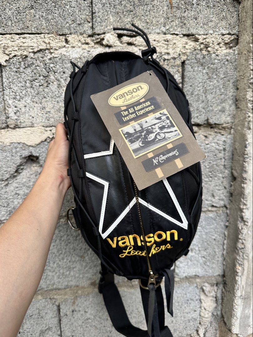VANSON Leather Brandnew Body Bag. (Category: Belt bags, Clutches and Pouches) located in Cagayan de Oro. Submitted by kjcartier26 (Listing ID 1460894222, Image 3). Description: Authentic, Flawless, Brandnew. 🫡💯 - 5k Shippedddd. 😱😱😱😱😱 - Brandnew, Adjustable strap. - Flawless, Ang mahal neto preloved..