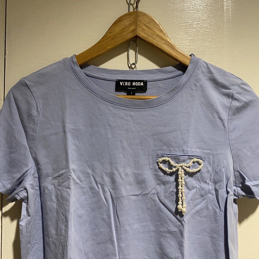 Vera moda Light blue croptop (Category: Shirts) located in Cavite. Submitted by branchee_chic (Listing ID 1460768102, Image 2). Description: S-M.