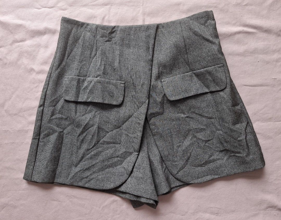 Vera Moda Tailored Skort/short - small (Category: Shorts) located in Tanjay. Submitted by ukay_thriftybylj (Listing ID 1460738844, Image 1). Description: .