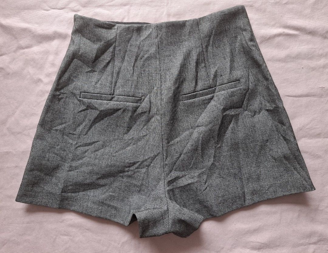 Vera Moda Tailored Skort/short - small (Category: Shorts) located in Tanjay. Submitted by ukay_thriftybylj (Listing ID 1460738844, Image 2). Description: .