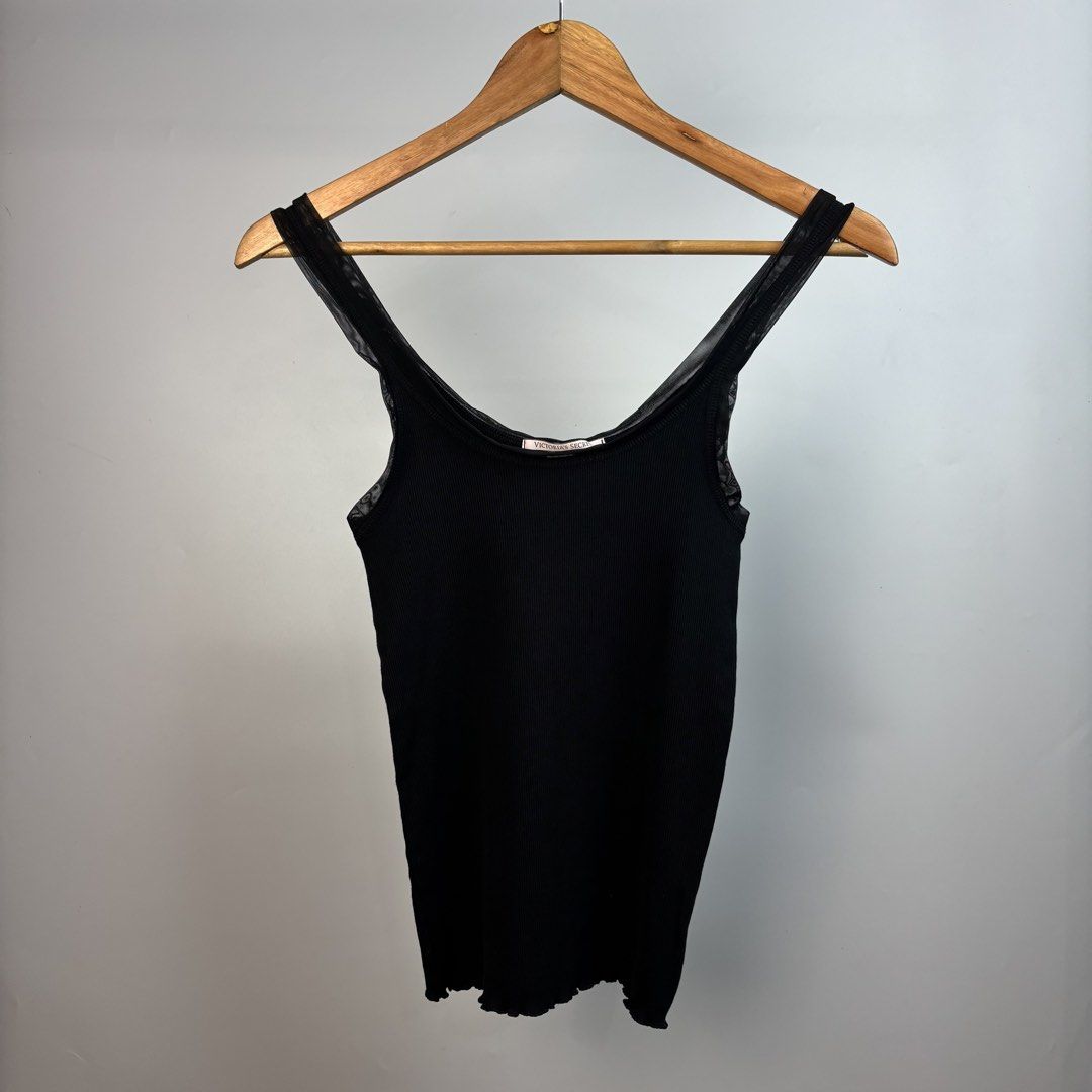 Victoria’s Secret Black Top (Category: Sleeveless) located in Bulacan. Submitted by citygirl00 (Listing ID 1460733375, Image 1). Description: Size Small In good condition .