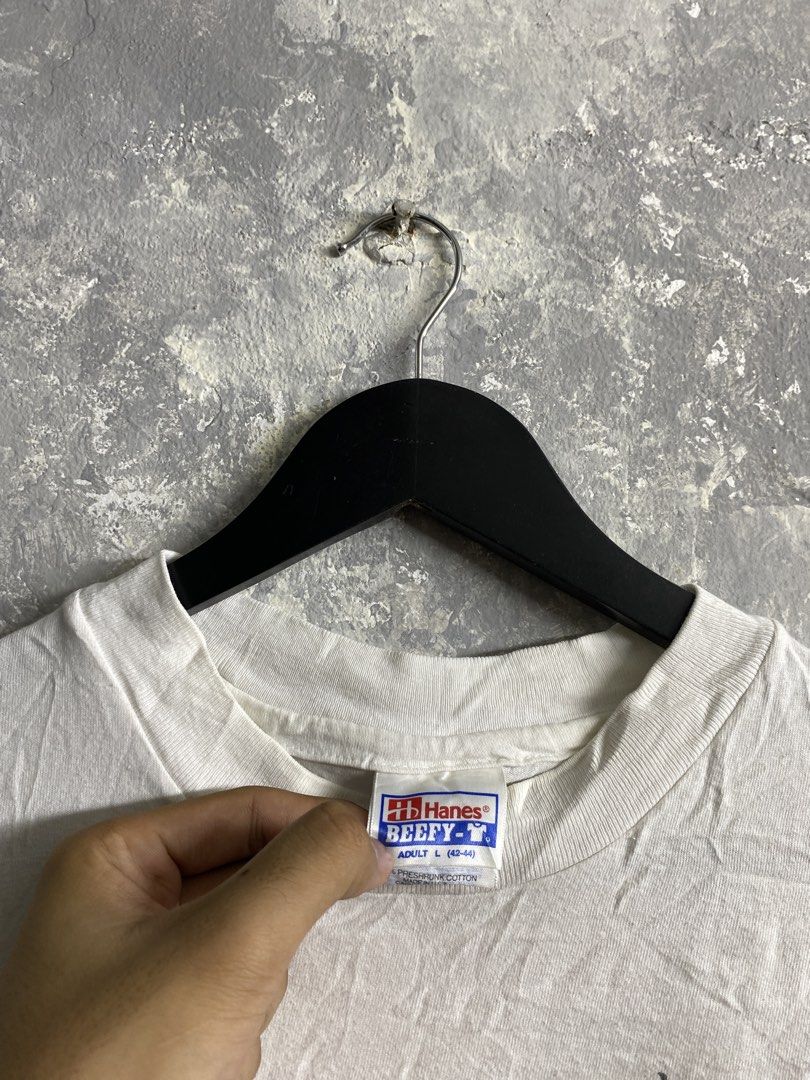 Vintage 90s Art Tee (Category: Tshirts & Polo Shirts ) located in Pasig City. Submitted by lumangkamisa (Listing ID 1460770123, Image 3). Description: Large .