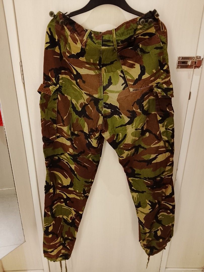 Vintage British Armed Forces camouflage cargo pants (Category: Jeans) located in Manila. Submitted by newage.vintage (Listing ID 1460764117, Image 2). Description: - vintage United Kingdom British armed forces cargo pants - disruptive pattern material camouflage - design: from 1960-2010 - fit to 30-32 waist - excellent condition.