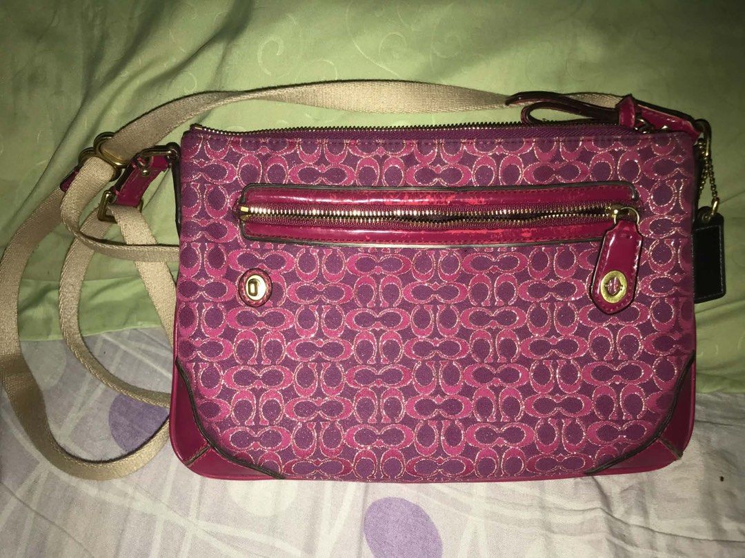 Vintage Coach Poppy (Category: Cross-body Bags) located in Antipolo. Submitted by noellemags (Listing ID 1460899261, Image 1). Description: •Poppy Signature Metallic East West Swingpack (50288) Raspberry • Has discoloration (can be restored) •Price is negotiable .