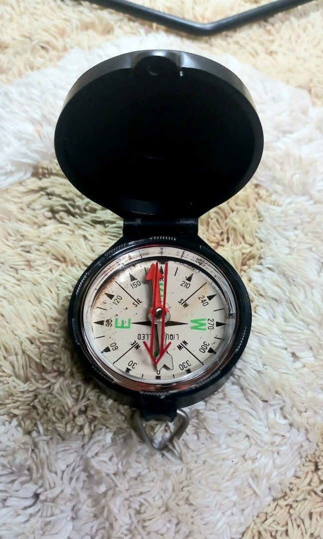 Vintage Dial Pocket Compass (Category: Vintage Collectibles) located in Santiago. Submitted by thankugeri87256 (Listing ID 1460723702, Image 1). Description: ✔️Japan Surplus item ✔️Vintage/collectible item ✔️With a hinged sighting cover and hanging ring. ✔️Sign of usage ✔️Still in good working condition ✔️Ideal for camping and surveying-style orientation ✔️Price : 550.00 ( negotiable ).