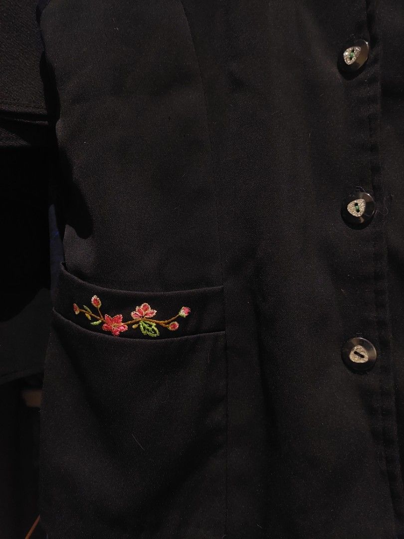 vintage embroidered vest (Category: Blouses) located in Quezon City. Submitted by _redbeanbun (Listing ID 1460888781, Image 2). Description: measurements (laid flat) length / 24.5" bust width / 19" waist width / 18" - thick fabric with lining - working front pockets - love the embroidery! I accept payment through bank transfer or gcash, and will ship out via gogoxpress! 🚀.