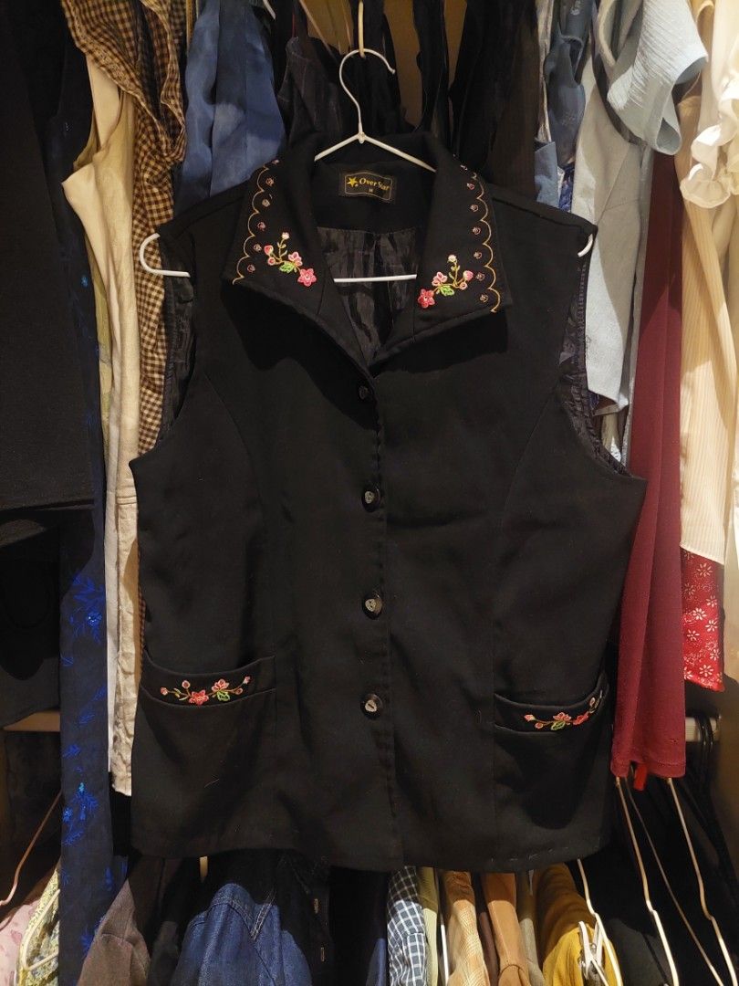vintage embroidered vest (Category: Blouses) located in Quezon City. Submitted by _redbeanbun (Listing ID 1460888781, Image 3). Description: measurements (laid flat) length / 24.5" bust width / 19" waist width / 18" - thick fabric with lining - working front pockets - love the embroidery! I accept payment through bank transfer or gcash, and will ship out via gogoxpress! 🚀.