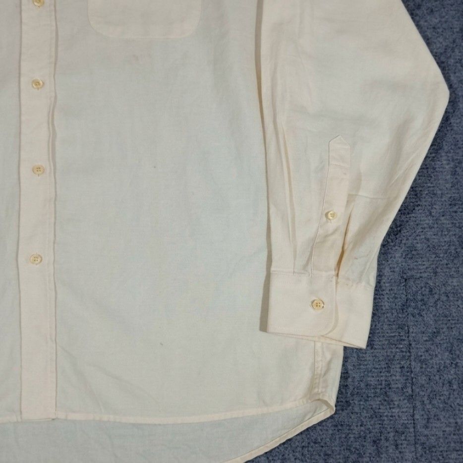 Vintage Lacoste Polo Longsleeve (Category: Luxury Apparel) located in Taguig. Submitted by sito. (Listing ID 1460830128, Image 3). Description: For sale! 📣 Vintage Lacoste Polo Longsleeve Specs and measurements: • Size 41 (Large) • Length 31 inches • Width 25 inches Condition Details: • Issue: NONE • Color rate: 10/10 • Overall Condition: 10/10 Asking Price: ~₱939 (NEGO) Transaction Details: Location: Upper Bicutan, Taguig City, Metro Manila, 16