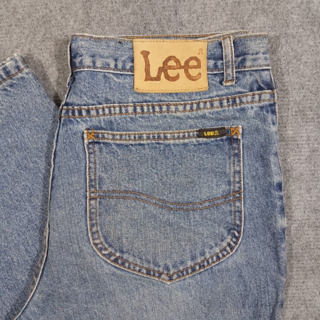 Vintage Lee Denim Jeans (Category: Jeans) located in Taguig. Submitted by sito. (Listing ID 1460773680, Image 2). Description: For sale! 📣 Vintage Lee Denim Jeans Specs and measurements: • Size 32-34 • Length 44 inches • Hem 8.5 inches Condition Details: • Issue: None • Color rate: 10/10 • Overall Condition: 10/10 Asking Price: ~₱770 (NEGOTIABLE) Transaction Details: Location: Upper Bicutan, Taguig City, Metro Manila, 1633 Payment: Gcash / Maya 