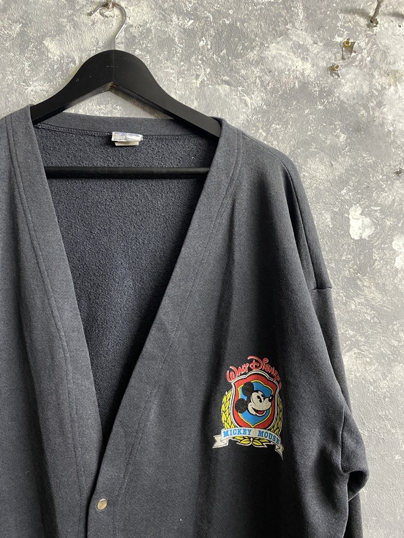 Vintage Mickey Cardigan (Category: Coats, Jackets and Outerwear) located in Pasig City. Submitted by lumangkamisa (Listing ID 1460766474, Image 2). Description: XXL on tag fits XL.