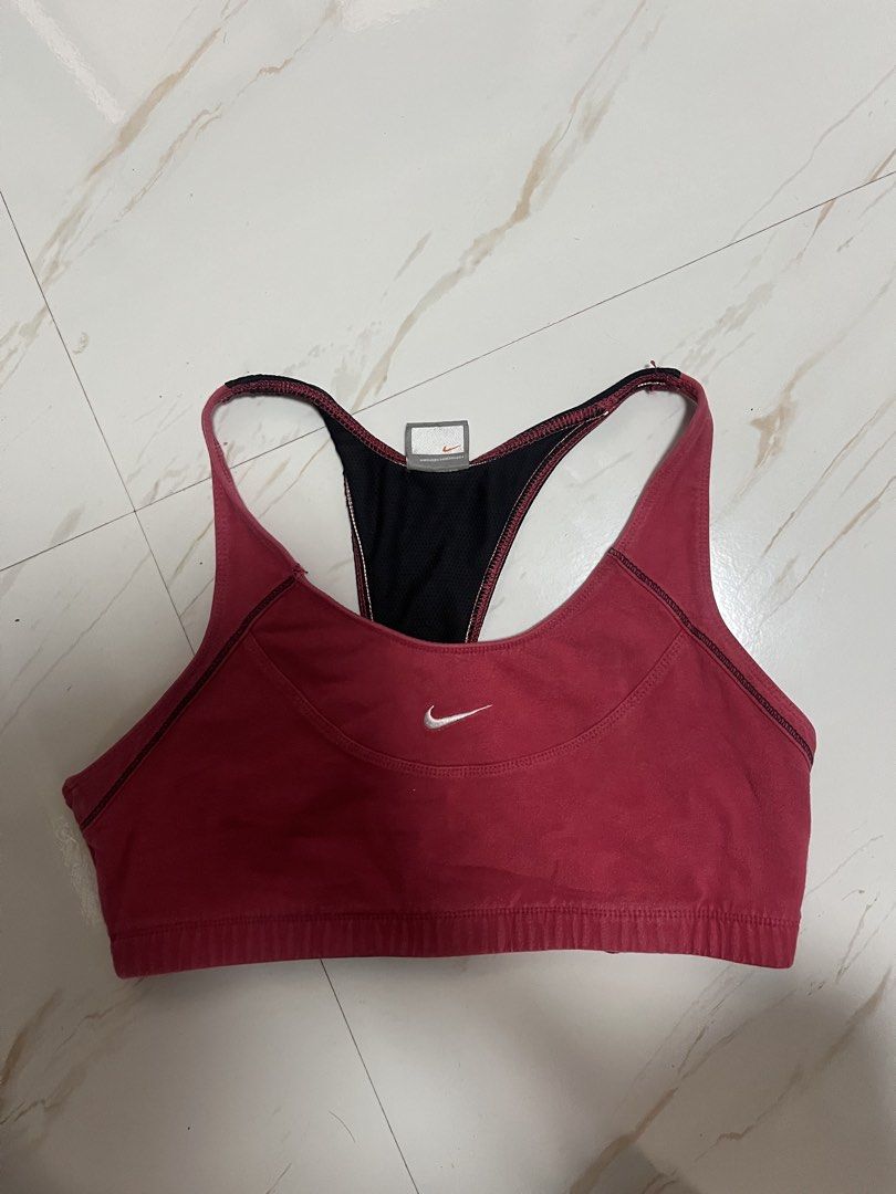 Vintage Nike sport bra (Category: Activewear) located in Manila. Submitted by thrift2jerusalem.202 (Listing ID 1460847930, Image 1). Description: .