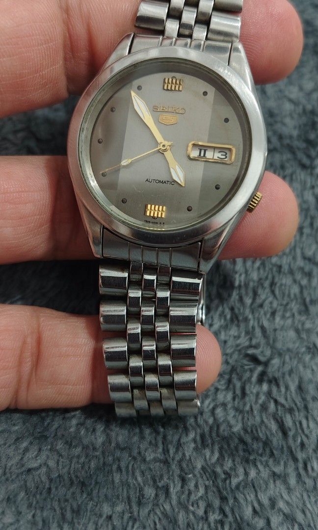Vintage Rare dial Seiko 5 (Category: Men's Watches) located in Cebu City. Submitted by aceoftime (Listing ID 1460899066, Image 2). Description: In excellent condition 21 Jewels Ref: 7s26- 0490 Caliber 7s26 automatic movt w/ day date display Watch only Our Guarantee: 💯 Authentic All watches are checked by our experienced technician to ensure good functionality Please manage your expectations since these are preloved watches some may show signs of