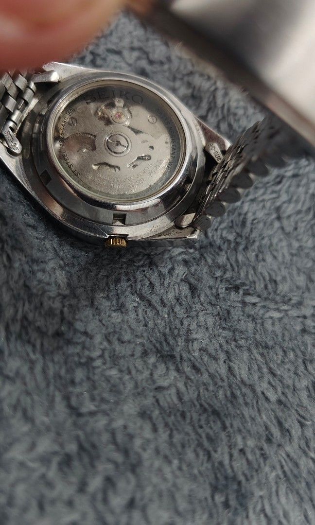 Vintage Rare dial Seiko 5 (Category: Men's Watches) located in Cebu City. Submitted by aceoftime (Listing ID 1460899066, Image 3). Description: In excellent condition 21 Jewels Ref: 7s26- 0490 Caliber 7s26 automatic movt w/ day date display Watch only Our Guarantee: 💯 Authentic All watches are checked by our experienced technician to ensure good functionality Please manage your expectations since these are preloved watches some may show signs of