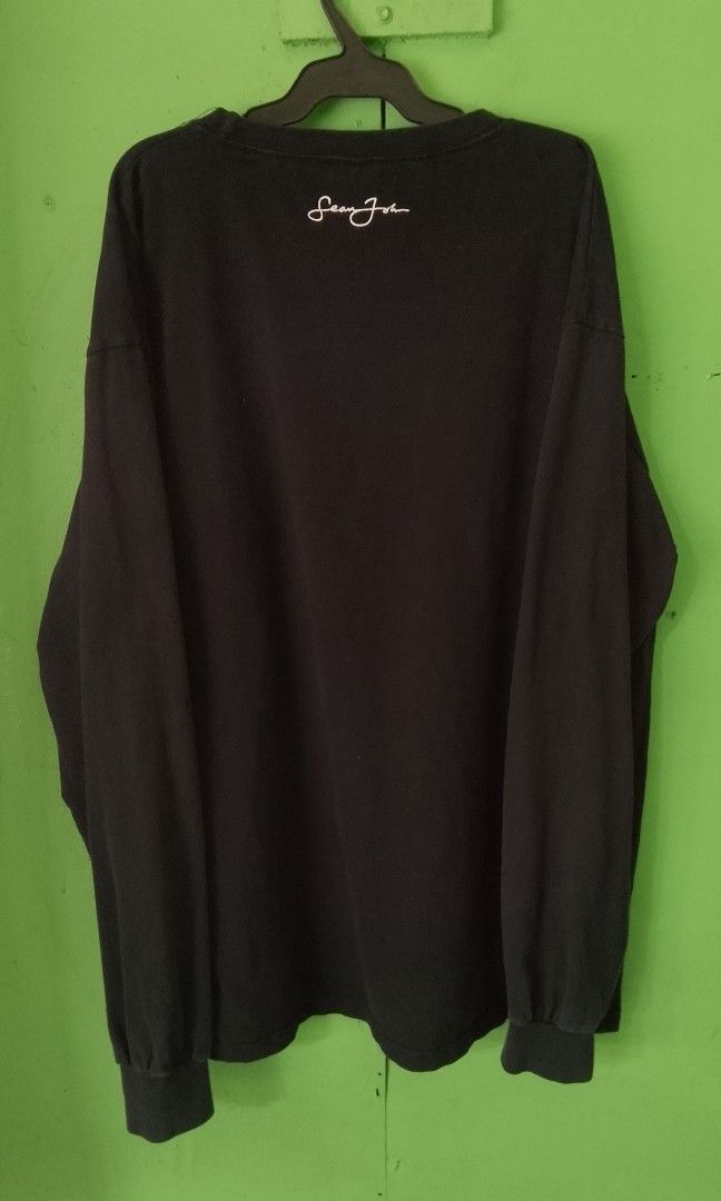 Vintage sean john (Category: Coats, Jackets and Outerwear) located in Cavite. Submitted by thrifteditem9_ (Listing ID 1460752716, Image 2). Description: VINTAGE SEAN JOHN LONGSLEEVE ASNEW CONDITION 9/10 XXL TAG/30X23 last 2 pic issue. bawal sa maselan at maarte.