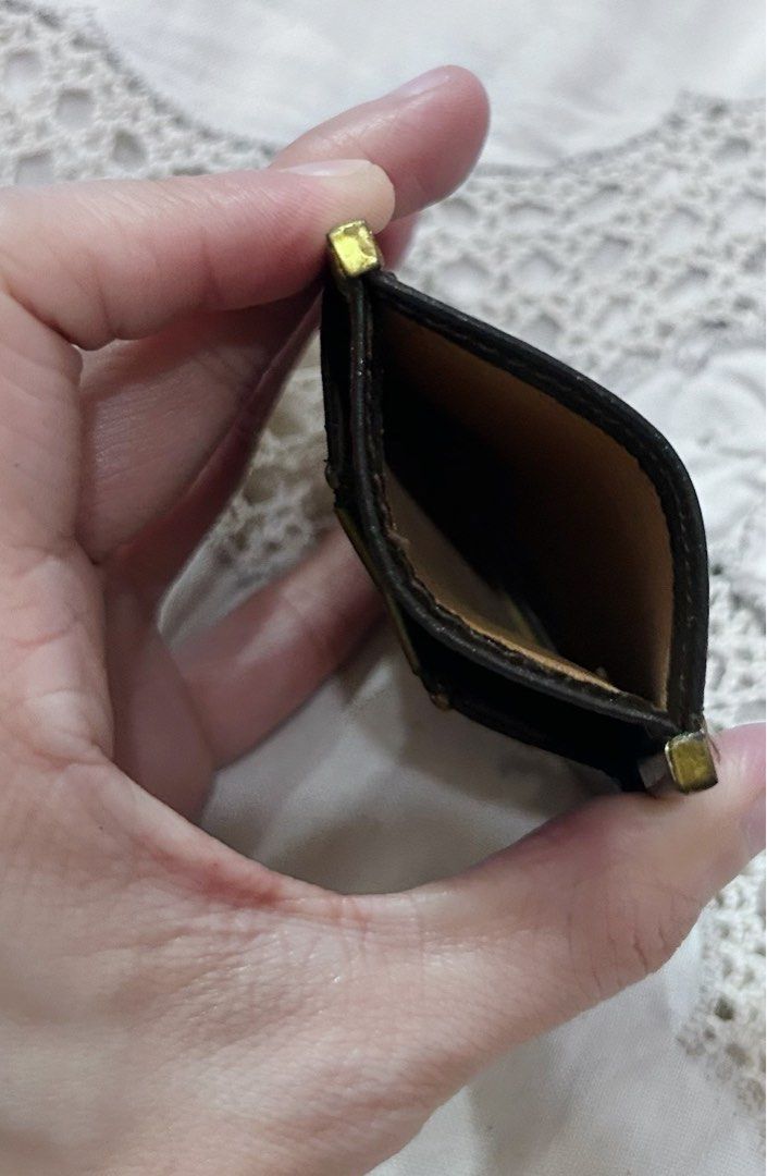 Vintage Small Purse (Category: Wallets & Card holders) located in Makati City. Submitted by cestparfaitvintagejewelries (Listing ID 1460804287, Image 3). Description: Flaw: Faded Brand Name Logo & Tarnished Hardware.