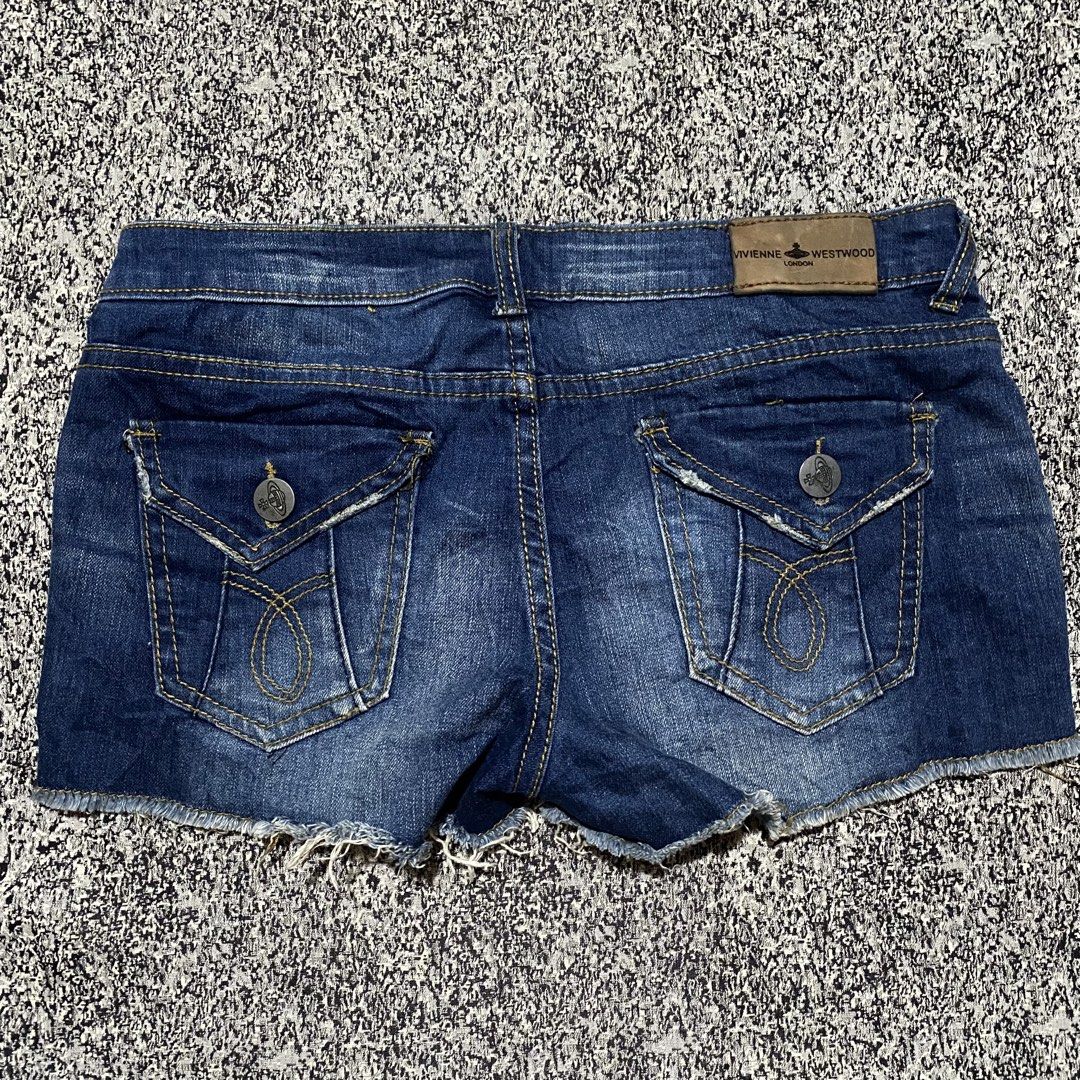 Vivienne westwood short (Category: Shorts) located in Quezon City. Submitted by semantaryrave (Listing ID 1460834062, Image 2). Description: Vivinne westwood short Size 32 Good condition Waist- 32 Length- 11 Thigh- 10 .