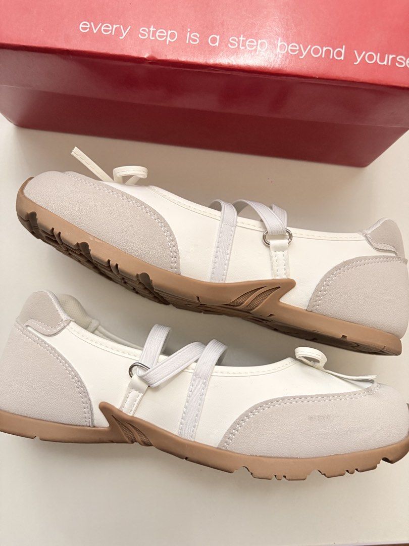 Vivlyte Ballet Sneakers (Category: Flats & Sandals) located in Rizal. Submitted by preloved2kk (Listing ID 1460726860, Image 3). Description: - size 8, 24.5cm - brand new and unused, comes with box and packaging 📍san mateo rizal .