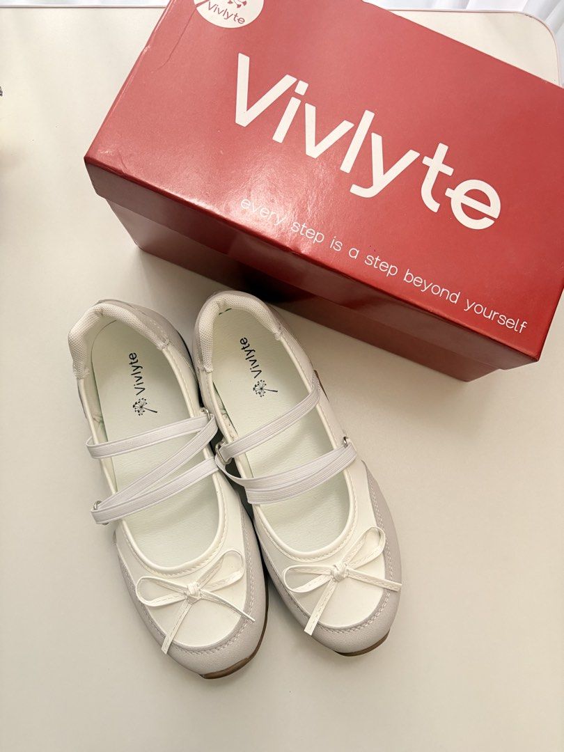 Vivlyte Ballet Sneakers (Category: Flats & Sandals) located in Rizal. Submitted by preloved2kk (Listing ID 1460726860, Image 2). Description: - size 8, 24.5cm - brand new and unused, comes with box and packaging 📍san mateo rizal .