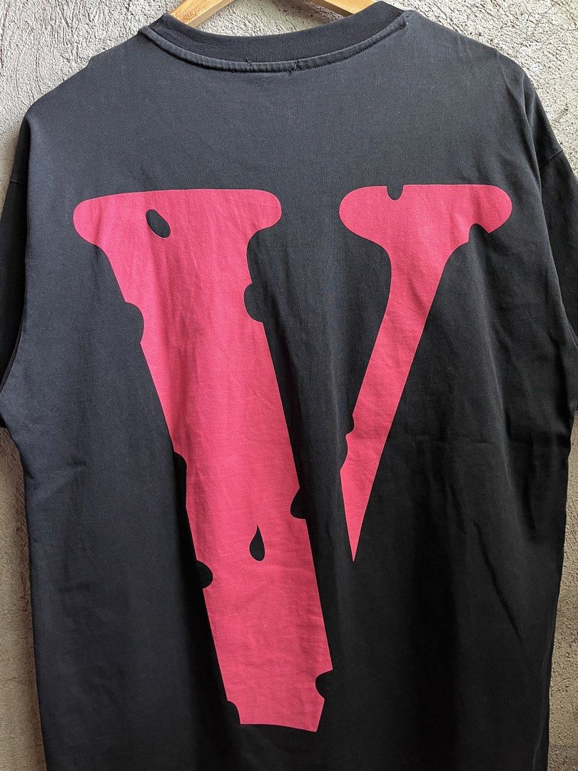 VLONE PINK (Category: Tshirts & Polo Shirts ) located in Cagayan de Oro. Submitted by rewornthriftph (Listing ID 1460910574, Image 2). Description: width: 22 length: 27 medium | FITS also on small Color rate: 910 Issue: MINOR HAIRLINE In EXCELLENT Condition See details and reference on slides Payment Methods: GCASH/JNT PLS MANAGE YOUR EXPECTATIONS. THRIFT ITEMS, NO CANCELLATION 500.