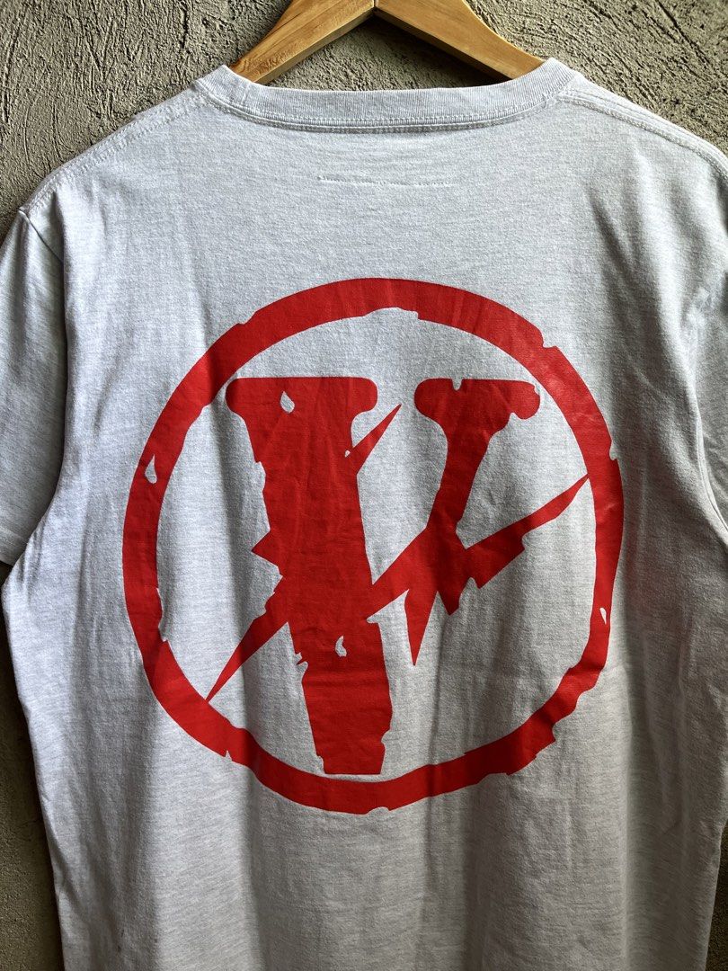 VLONE x FRAGMENT (Category: Tshirts & Polo Shirts ) located in Cagayan de Oro. Submitted by rewornthriftph (Listing ID 1460910343, Image 2). Description: width: 21 length: 29 medium to large | OVERSIZED also on small Color rate: 9.5/10 Issue: NEED WASH In EXCELLENT Condition See details and reference on slides Payment Methods: GCASH/JNT PLS MANAGE YOUR EXPECTATIONS. THRIFT ITEMS, NO CANCELLATION ₱600.