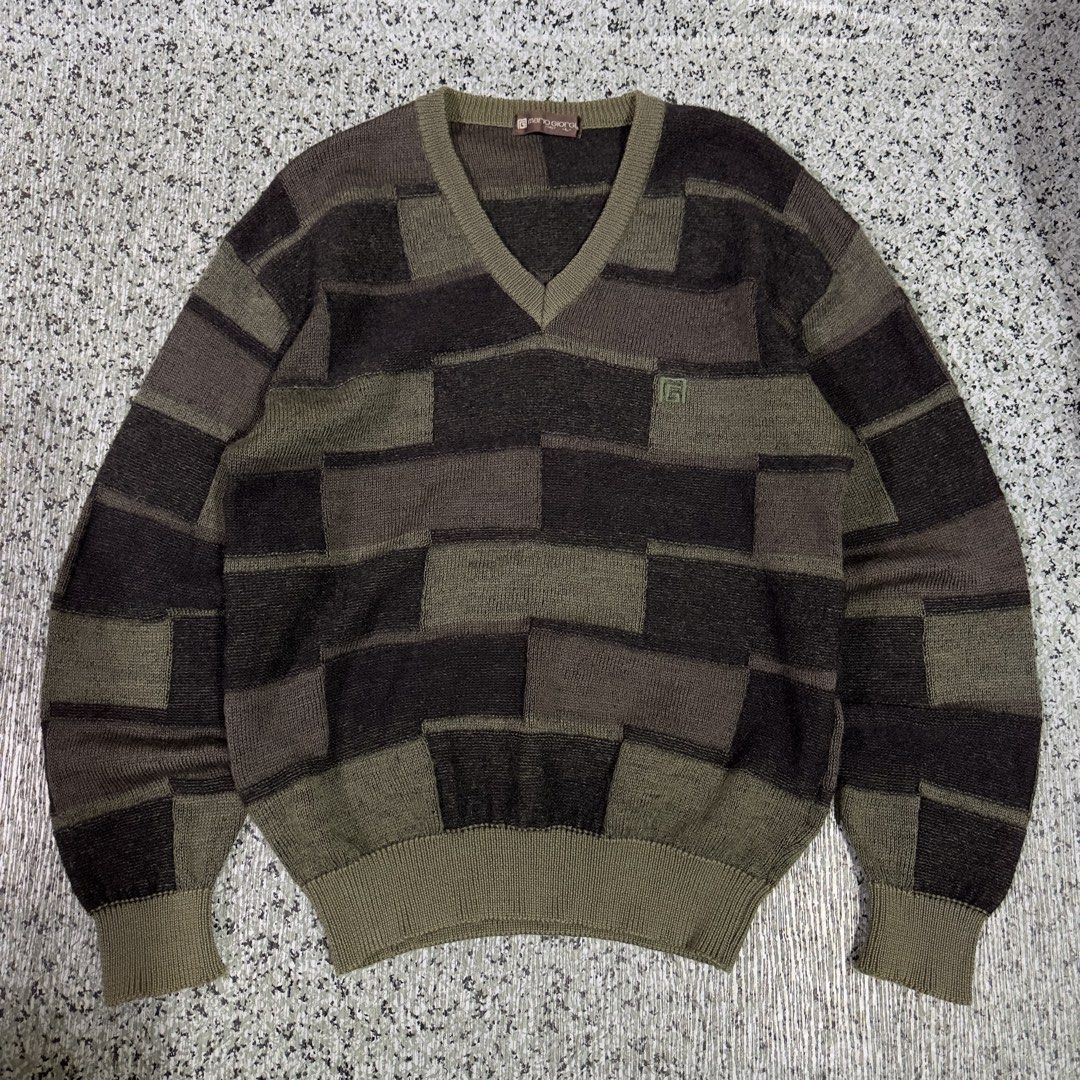 V-neck Knited Sweater (Category: Coats, Jackets and Outerwear) located in Baguio. Submitted by secondoption.ph (Listing ID 1460886086, Image 1). Description: Size medium Length 26.5 Width 21.5.
