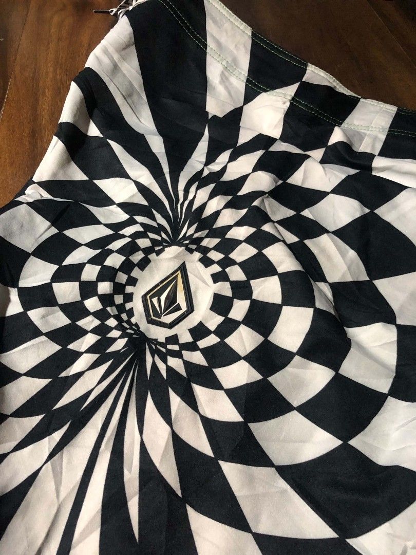 Volcom (Category: Swim Trunks & Board Shorts) located in Bacolod City. Submitted by nice_thriftt (Listing ID 1460760590, Image 3). Description: .