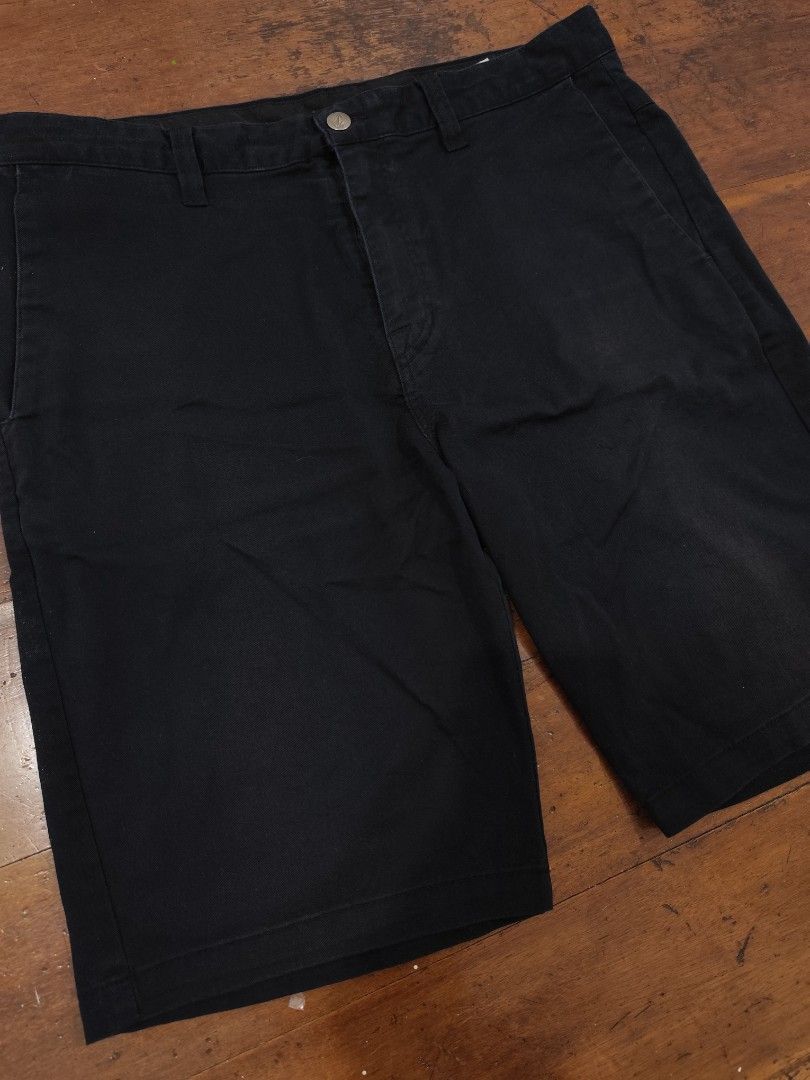 Volcom Black Shorts (Category: Shorts) located in Pasig City. Submitted by ojied. (Listing ID 1460858796, Image 2). Description: Volcom Shorts Black Details: - Size: 34 - Dimension: L-18 x W-22 - Condition: Used (needs washing) - Price: 449 + sf - Location: Pasig City - Mode of Payment: GCash (Payment first. First to pay gets it) - Shipping: Lalamove or J&T Express (No meet ups) Disclaimer: Not associated to the brand posted. All rights belong to