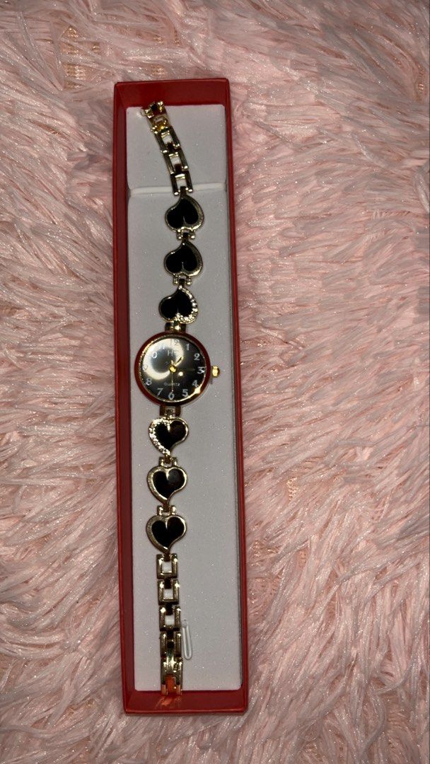 watches (Category: Women's Watches) located in San Mateo. Submitted by yourdesteeny (Listing ID 1460730924, Image 3). Description: - non tarnish upon proper care - with box - with battery - color may vary due to lighting .
