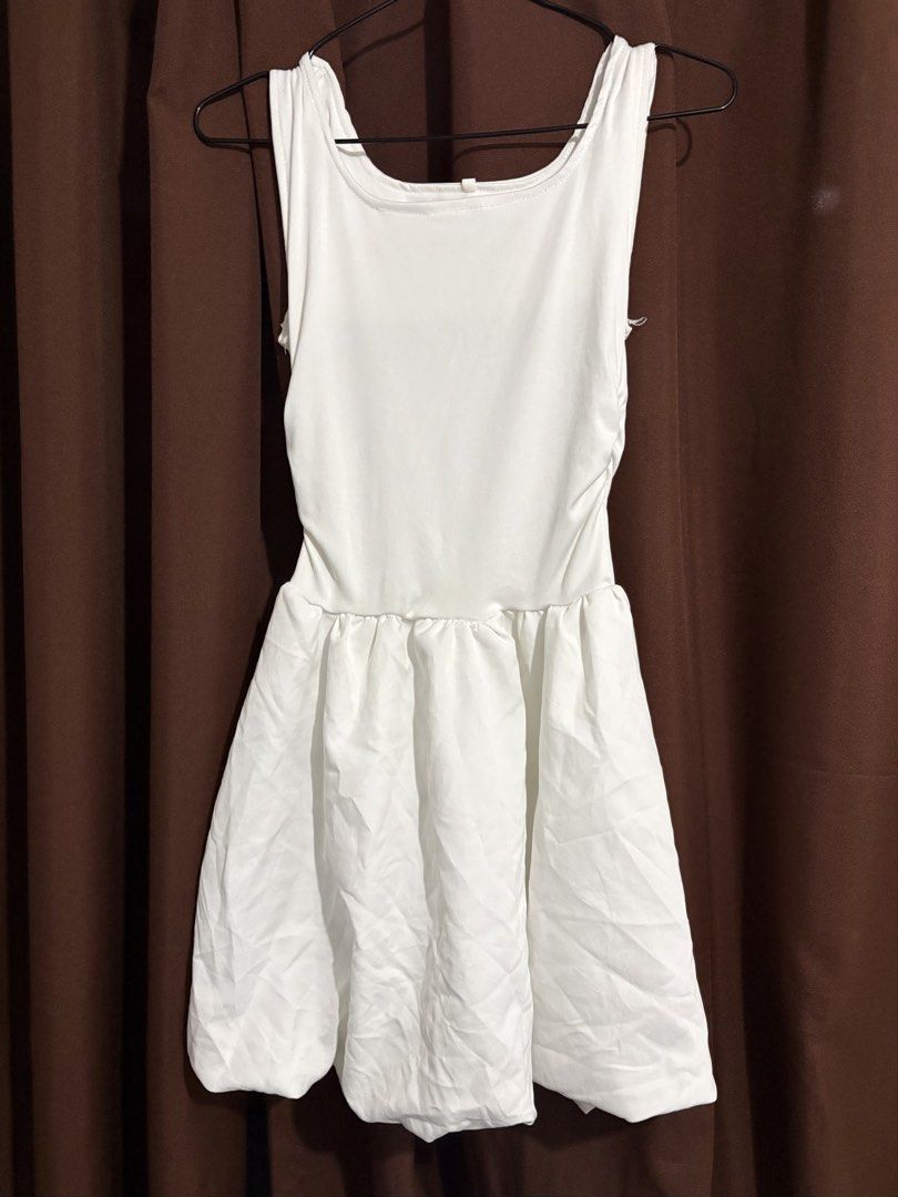 White dress (Category: Dresses) located in Manila. Submitted by yanag48 (Listing ID 1460900331, Image 1). Description: .