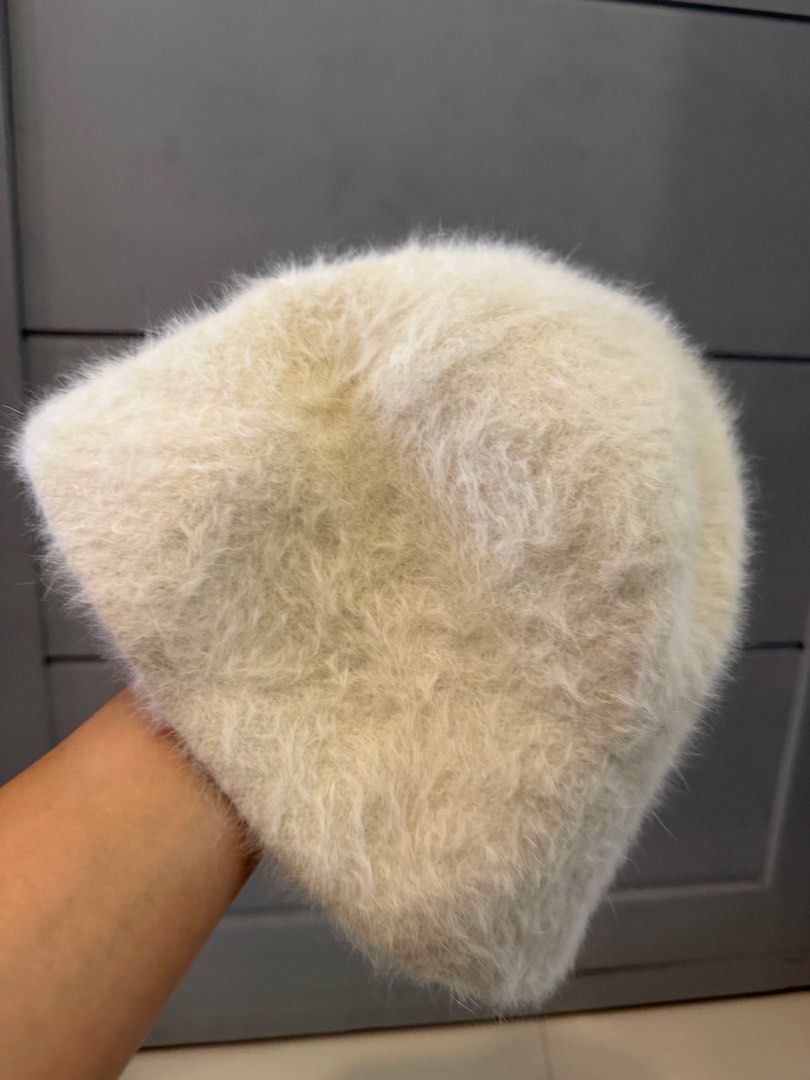 WHITE FLEECE FUR BUCKET HAT (Category: Hats & Beanies) located in Lipa City. Submitted by upcycle_alley (Listing ID 1460787706, Image 1). Description: .