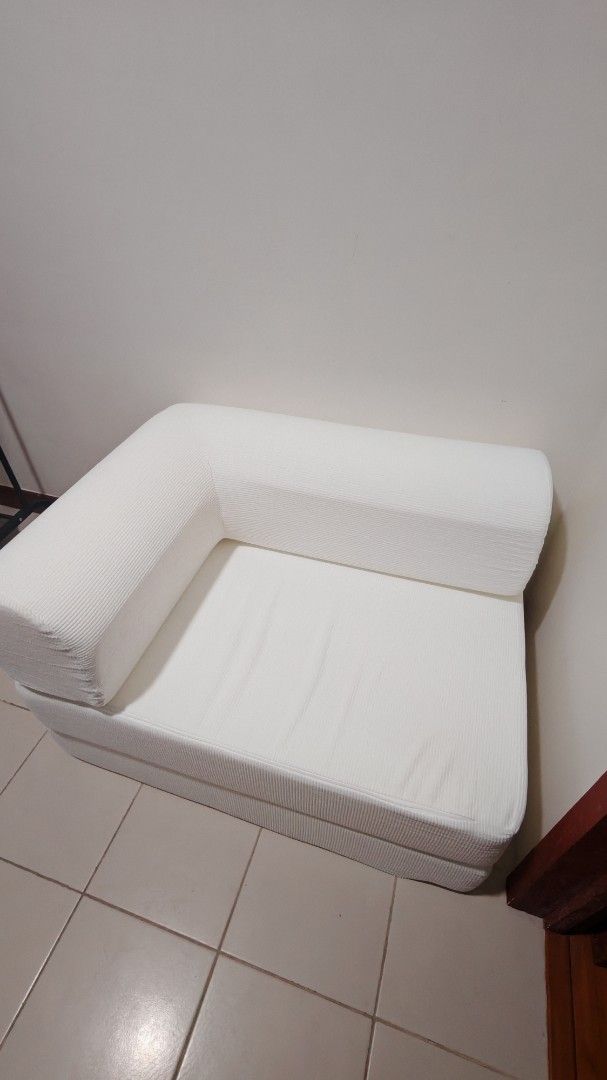 White Foldable Sofa Bed (Category: Sofas) located in Makati City. Submitted by erine.dipity (Listing ID 1460739302, Image 2). Description: - White foldable sofa bed - Versatile: use as a sofa or a bed - Removable and washable cover - Ideal for small spaces or guest rooms - Easy to fold and unfold.