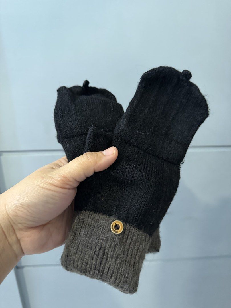 WINTER GLOVES (Category: Activewear) located in Lipa City. Submitted by upcycle_alley (Listing ID 1460788598, Image 3). Description: .