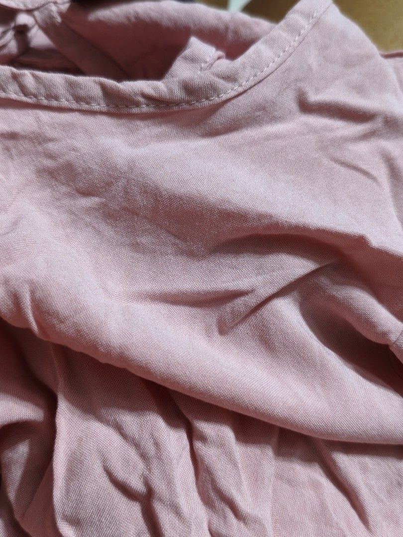 Women Pink Blouse (Category: Blouses) located in Las Pinas. Submitted by dnbrbnt (Listing ID 1460859602, Image 2). Description: size med to large loc. las piñas.
