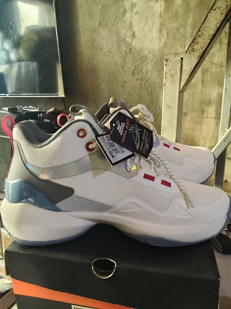World Balance "Conqueror" Basketball Shoes (Category: Sneakers) located in Bulacan. Submitted by bryangabuy12823 (Listing ID 1460723493, Image 1). Description: - White and grey World Balance basketball shoes - "Terra Soft" insole system for comfort - White laces with grey and red accents - Blue and grey accents on the heel - Excellent sole grip for performance - Comes with original box.