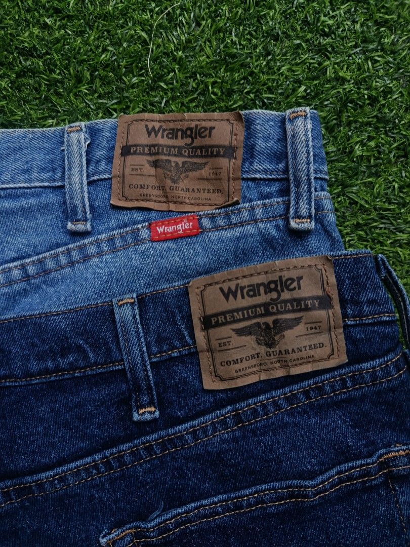 WRANGLER Denim Jorts, Hard Denim (Category: Shorts) located in Davao. Submitted by eve_vintage (Listing ID 1460868566, Image 2). Description: Wrangler Jorts waist: 36 Both length: 21.5 hem: 11.5 NO ISSUES EXCELLENT CONDITION - need wash only 850+ sf aspack.