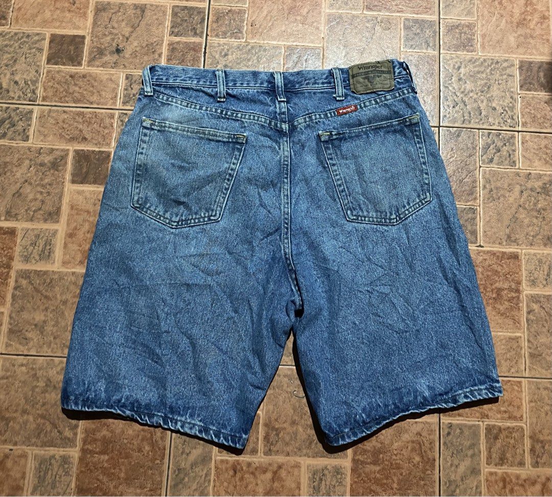 Wrangler Jorts (Category: Shorts) located in Polomolok. Submitted by darylbaniq23206 (Listing ID 1460906364, Image 1). Description: “WRANGLER JORTS” ❤️‍🔥 WAISTLINE: 36 LENGTH: 21 EXCELLENT CONDITION 9.5/10 COLOR RATE AUTHENTIC/LEGIT NEEDWASH NO ISSUES ₱450.
