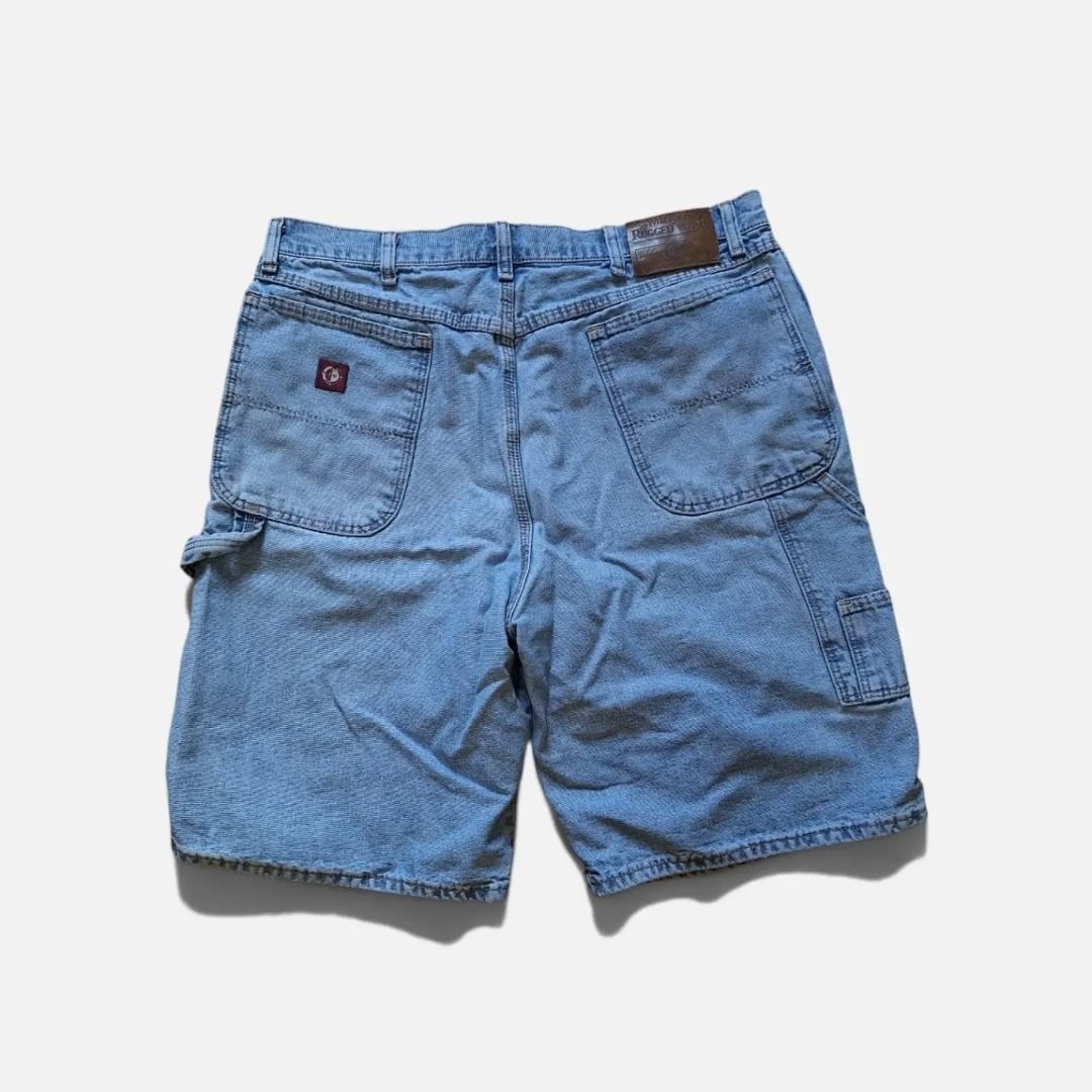 Wrangler Rugged wear Carpenter Jorts (Category: Shorts) located in Calatrava. Submitted by freecyclethreads (Listing ID 1460863806, Image 1). Description: Well worn and have flaws Size: 36 Mine: 350 + Shipping Fee Courier: J&T MOP: GCASH, GoTyme 📌 Note: Color may vary due to lighting. Payment first only. No cod/cop..