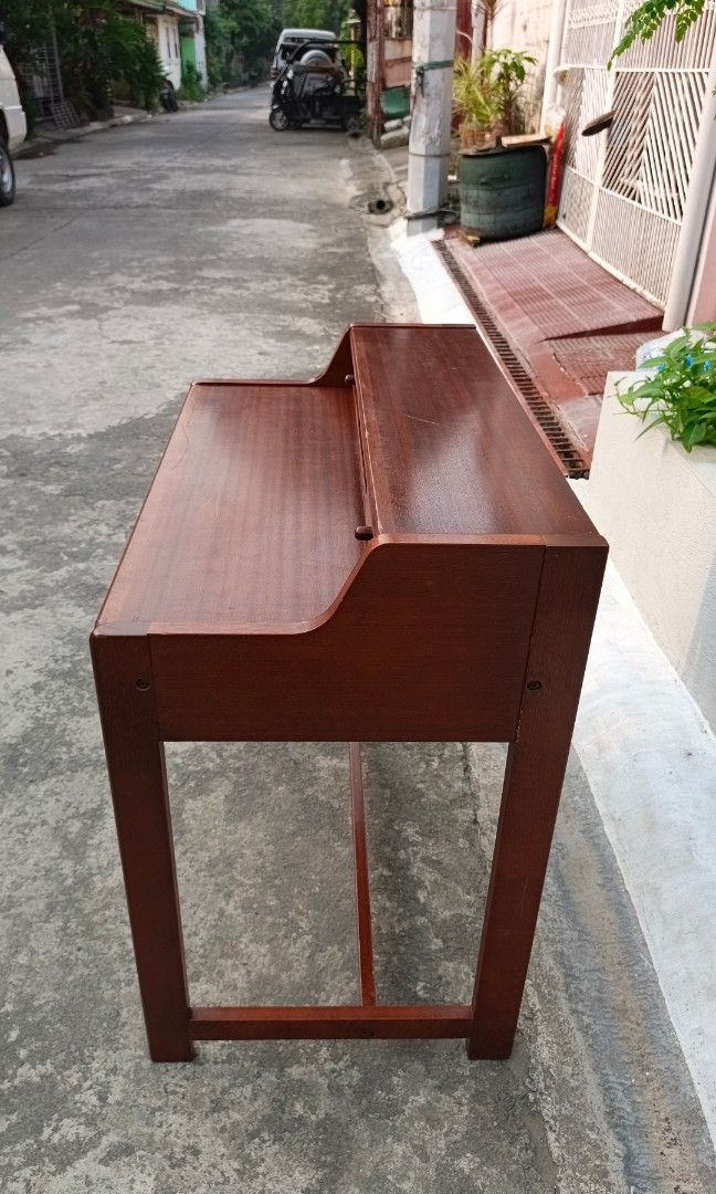 Writing desk (Category: Tables & Sets) located in Manila. Submitted by tonyhawk0592 (Listing ID 1460806314, Image 3). Description: .