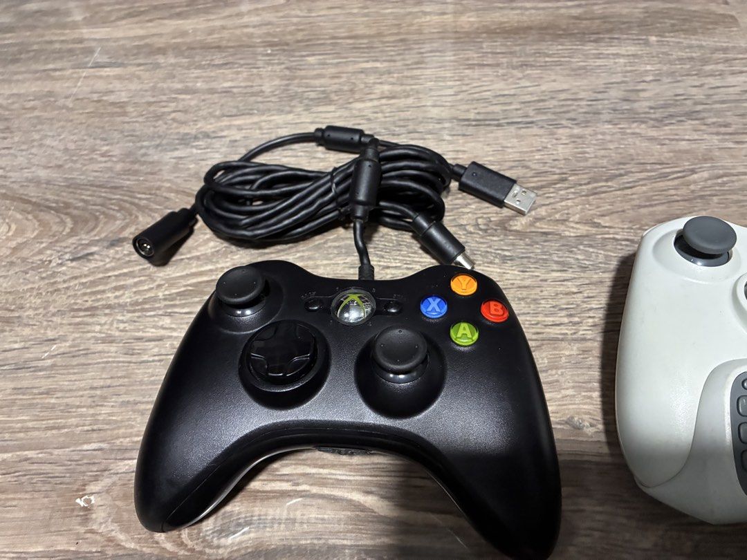 Xbox 360 Controllers and Keyboard Bundle (Category: Controllers) located in Quezon City. Submitted by rgsph140 (Listing ID 1460777220, Image 2). Description: For Sale 🎮 Used Item! All Authentic 💯 All Working Tested Buttons💯 No Ghost Movement 💯 No Issue 💯 Item Description: Xbox 360 Controller Price: 800 each Mode of Payment: Cash or Gcash Shipping: Grab/Lalmove/LBC Meet ups Location: Soliven Litex Jollibee 24Hours Warranty Crossposted Item !.