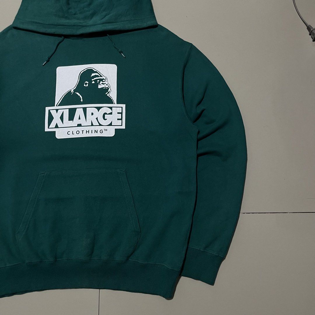 XLARGE ICONIC WHITE BOX GORRILA LOGO PULLOVER HOODIE JACKET (Category: Coats, Jackets and Outerwear) located in Manila. Submitted by balanse (Listing ID 1460807928, Image 3). Description: SIZE: M ON TAG (L-XL FITTINGS) DIMES: 24W X 29L EXCELLENT CONDITION. 9.9 HONEST COLOR RATE. NONE ANY ISSUE..