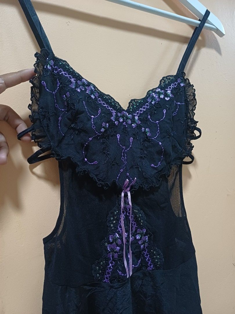 Y2k Montagut Lace top (Category: Sleeveless) located in Davao. Submitted by phgrails082 (Listing ID 1460882554, Image 2). Description: Y2k Montagut Lace top medium on tag Good as new 800 add sf.